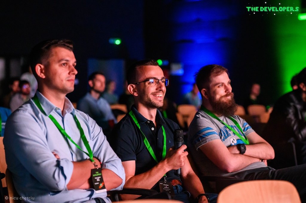 Ditching the monolith: a real-life journey to microservices presentation